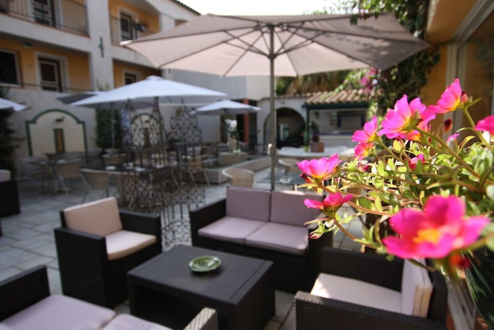 Logis Hotel Les II Mas - Perpignan Sud Cabestany Esterno foto